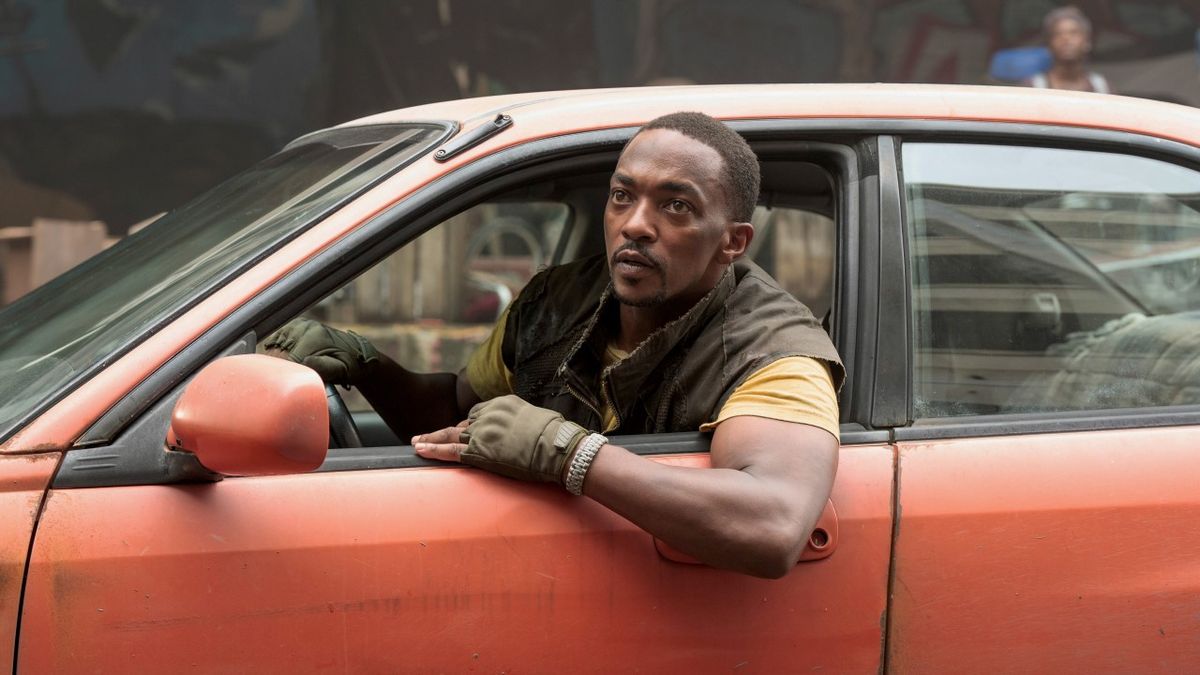 Twisted Metal  Anthony Mackie leva uma surra em cena inédita; veja