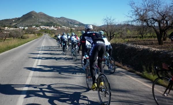 RadioShack-Nissan-Trek have clear blue skies and rolling terrain in Calpe.