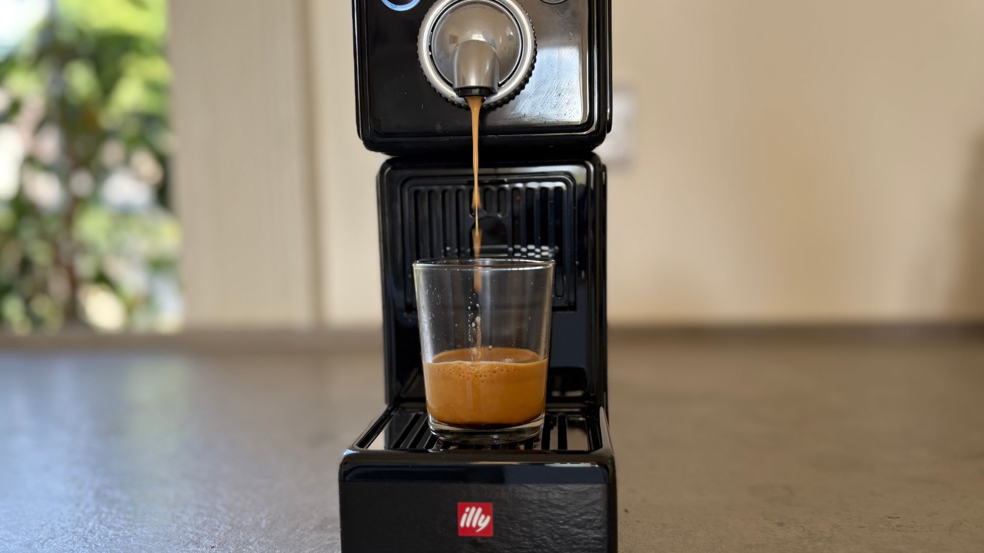 espresso made in the illy X3 coffee machine