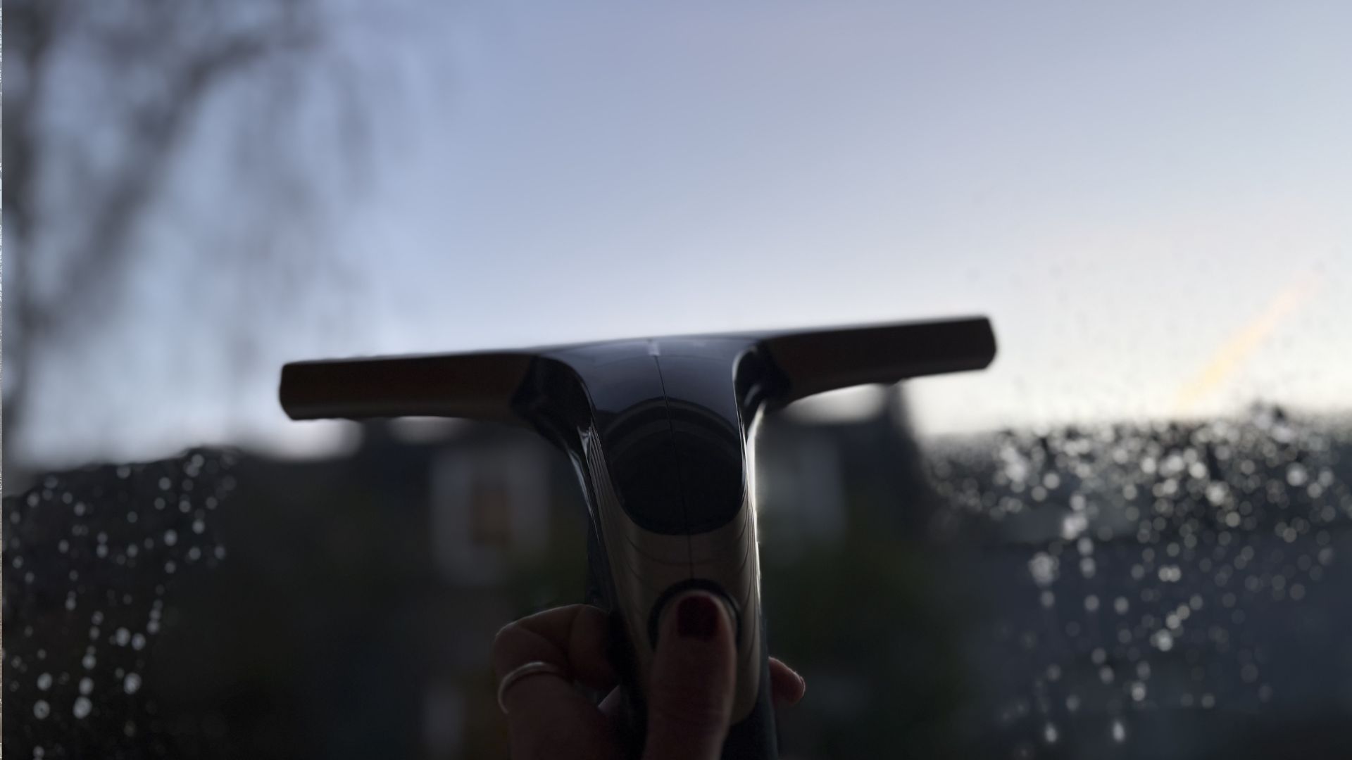 Testing the Beldray Cordless Window Vacuum