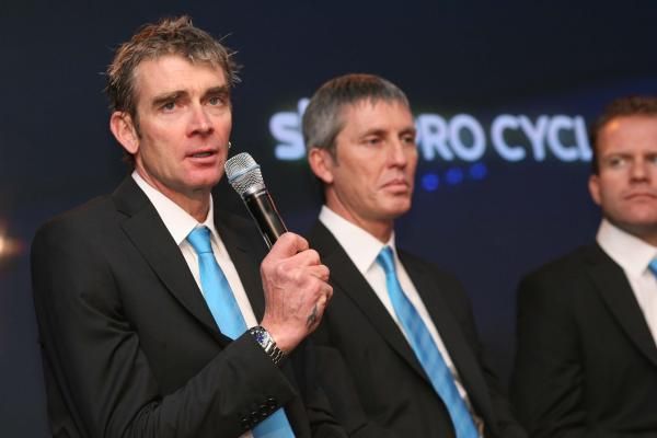Team directors Sean Yates and Scott Sunderland