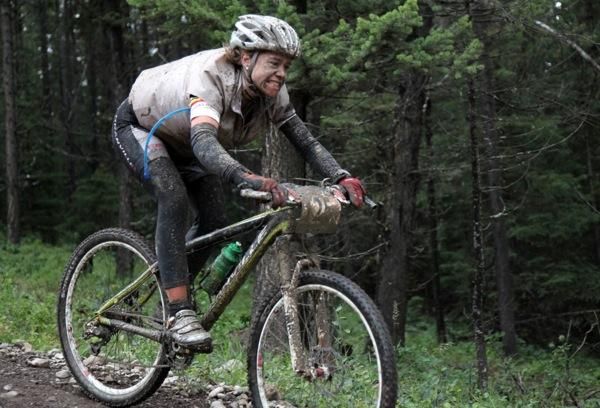 A rider descends on stage 6