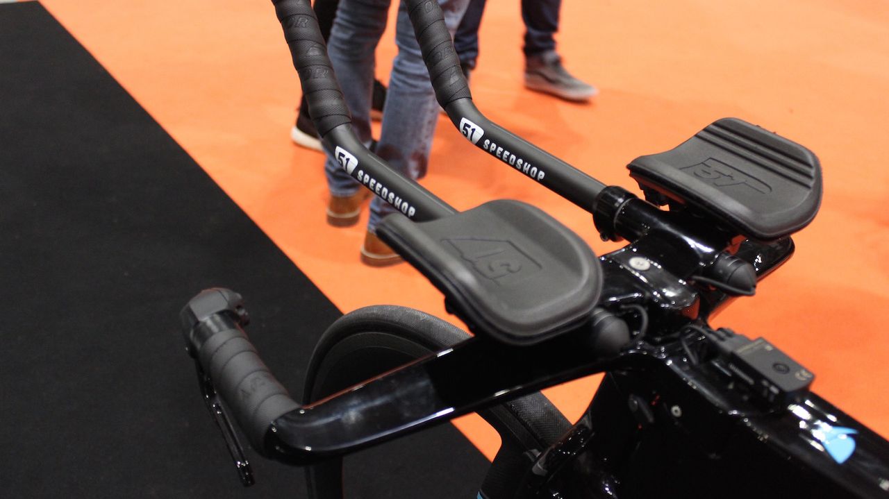 The cockpit is provided by 51 Speedshop and is adjustable in both height, width and extensions