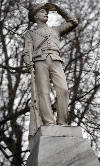 A statue at Ole Miss honoring Confederate soldiers.
