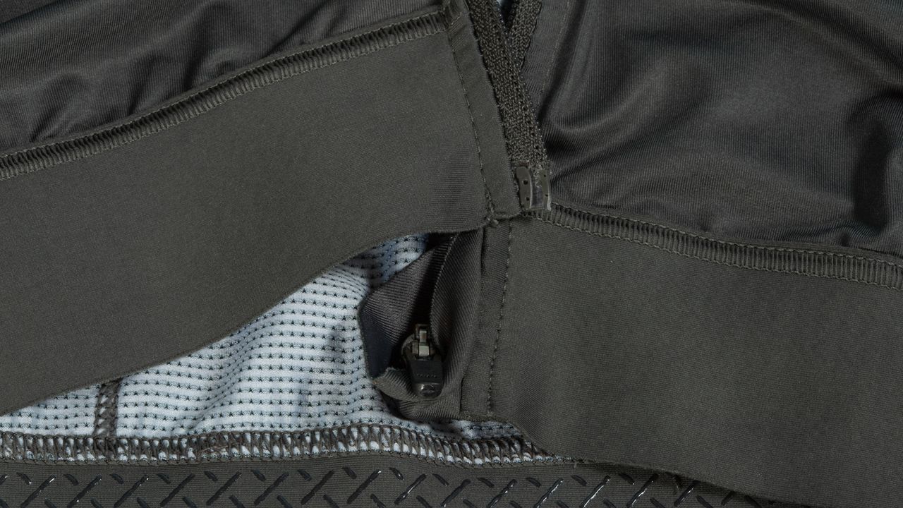 PAS Normal Mechanism zipper detail