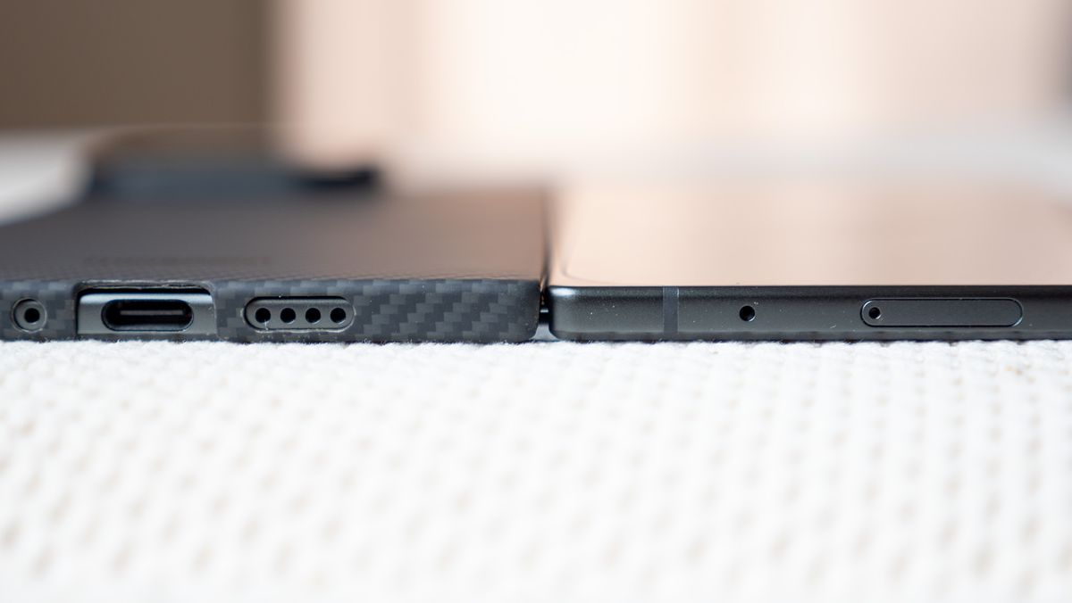 Using a Thinborne case to even out the Google Pixel 11 Pro Fold's uneven design
