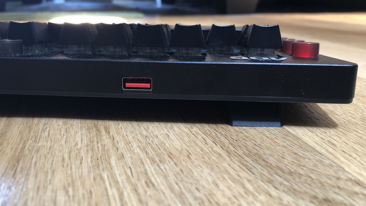 AOC Agon AGK700