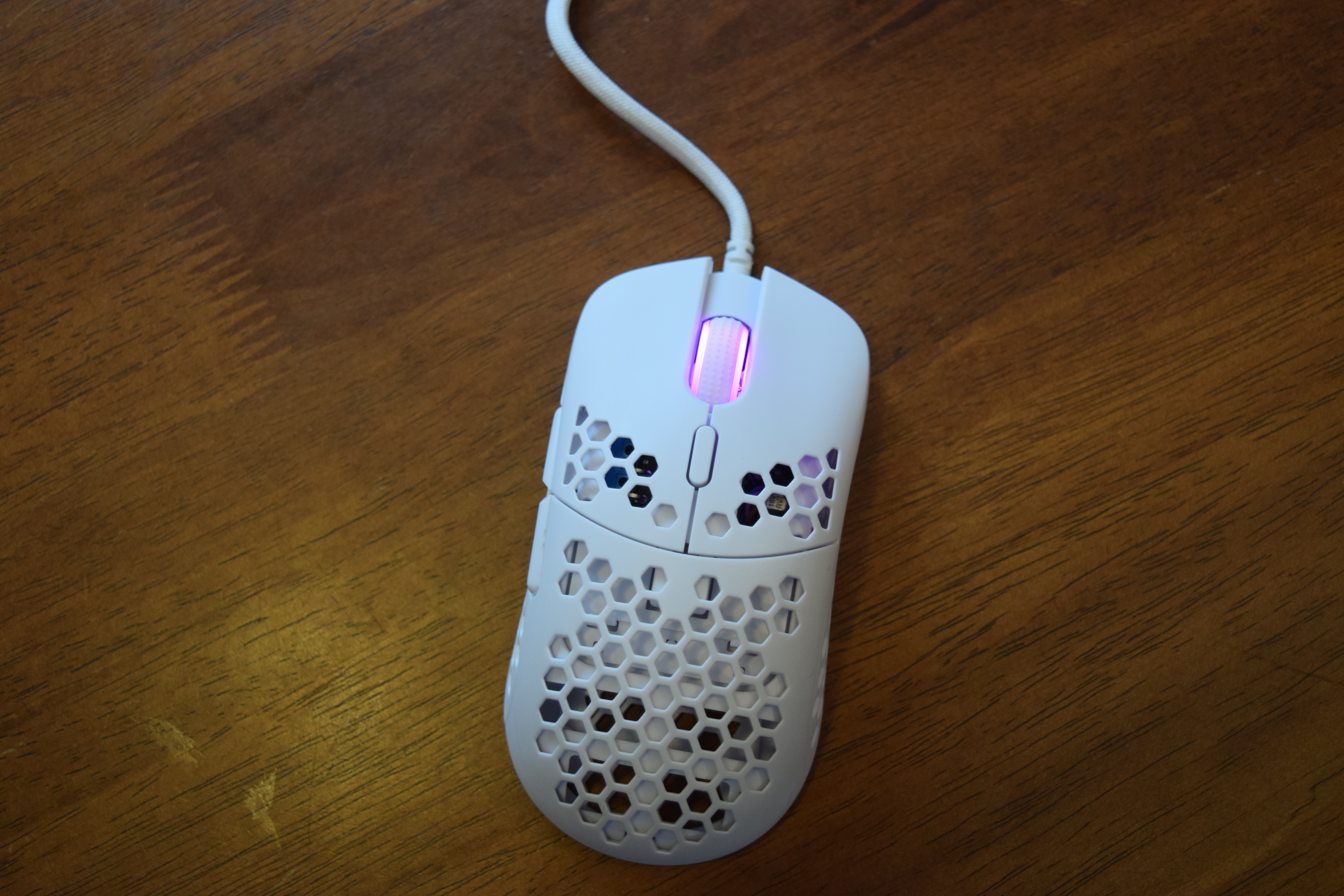 Hk Gaming Mira M Mouse Review Lightweight Fps Knockout Tom S Hardware