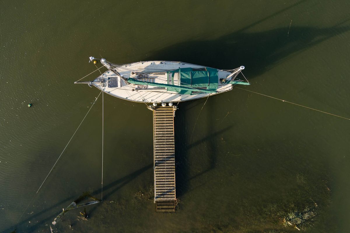 Autel EVO Lite+_Image 4_Overhead shot of boat at a dock