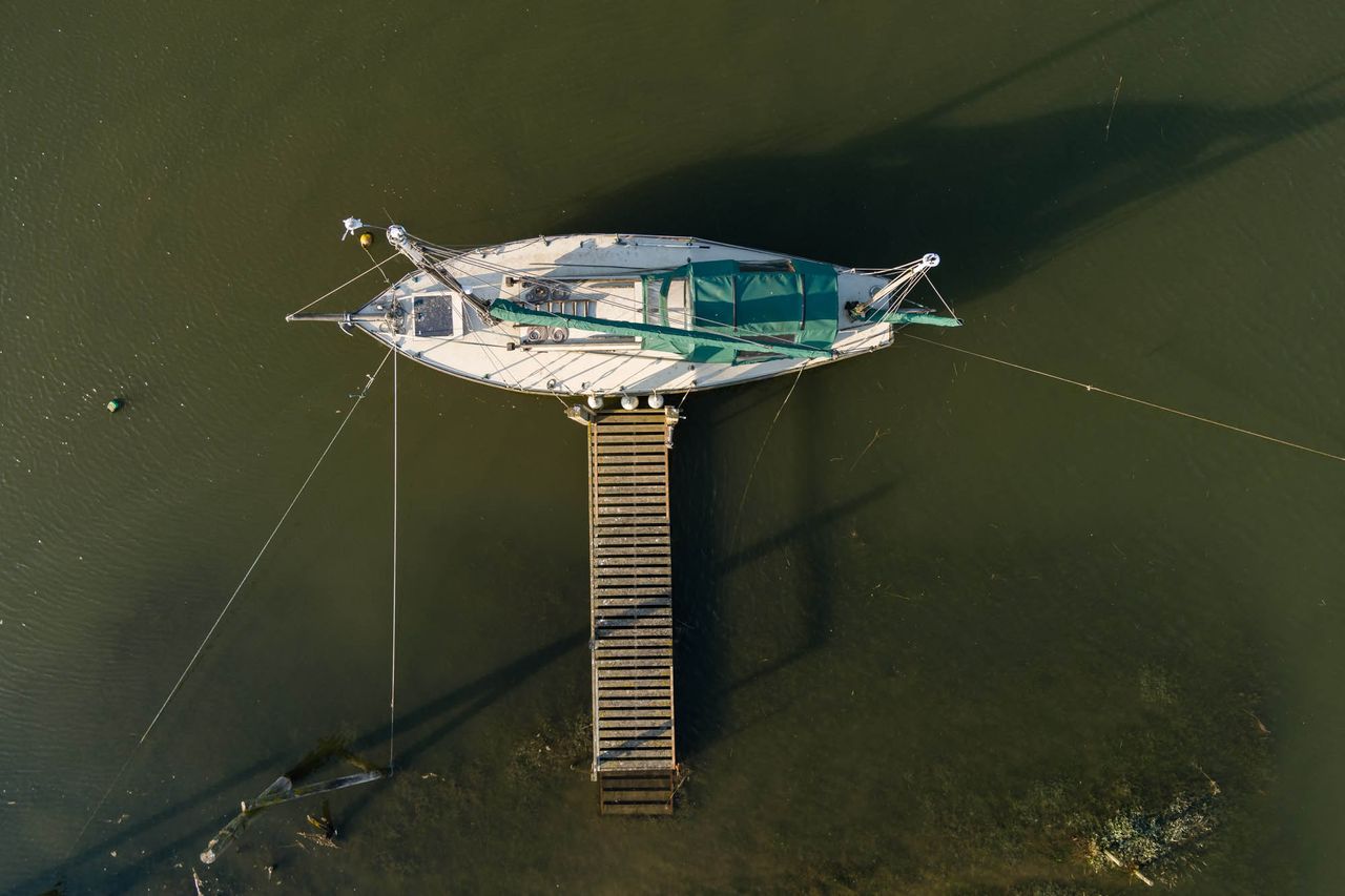 Autel EVO Lite+_Image 4_Overhead shot of boat at a dock