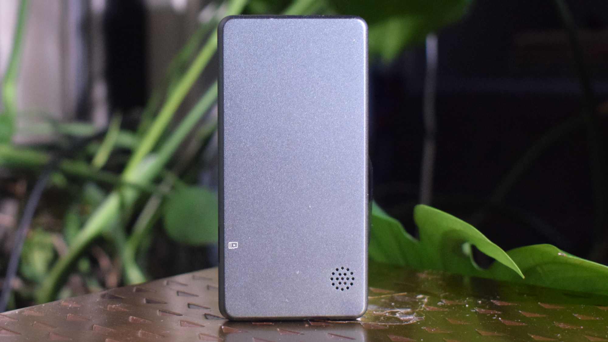 The Oakcastle MP300's back.