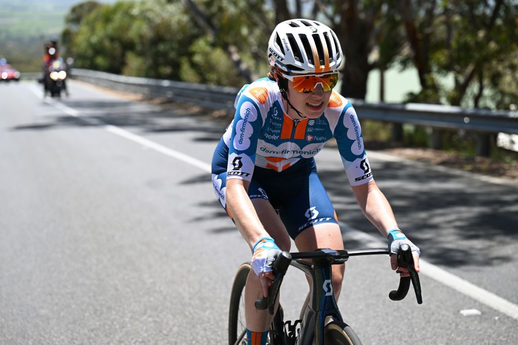 Chasing Gigante, Nienke Vinke (dsm-firmenich PostNL) finished second on the stage