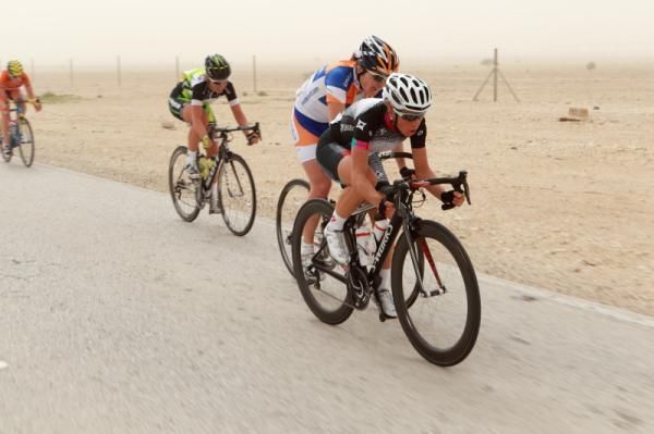 Trixi Worrack (Specialized - lululemon) is marked by Sarah Duester (Rabobank Cycling Team), the break is forming