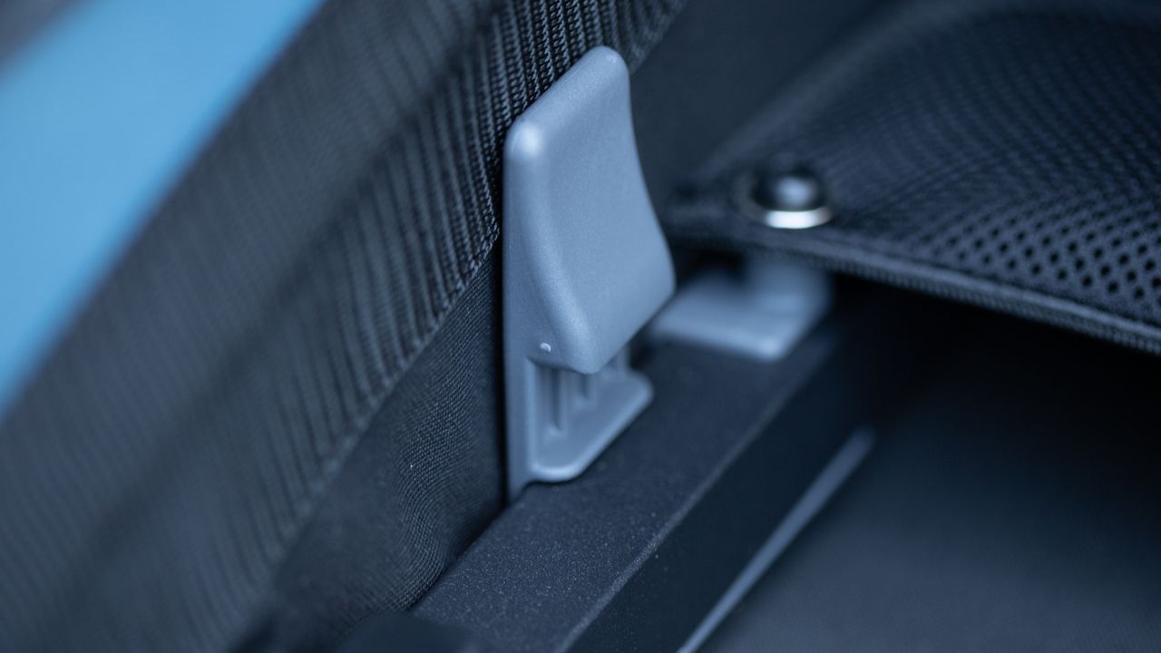Thule Courier detail of floor lockdown