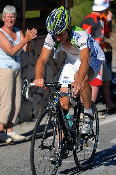 Jimmy Casper (Agritubel) was yo-yoing off the back of the grupetto as they passed under the 5 kilometre to go banner. The Frenchman was most unfortunate to finish outside the time limit.