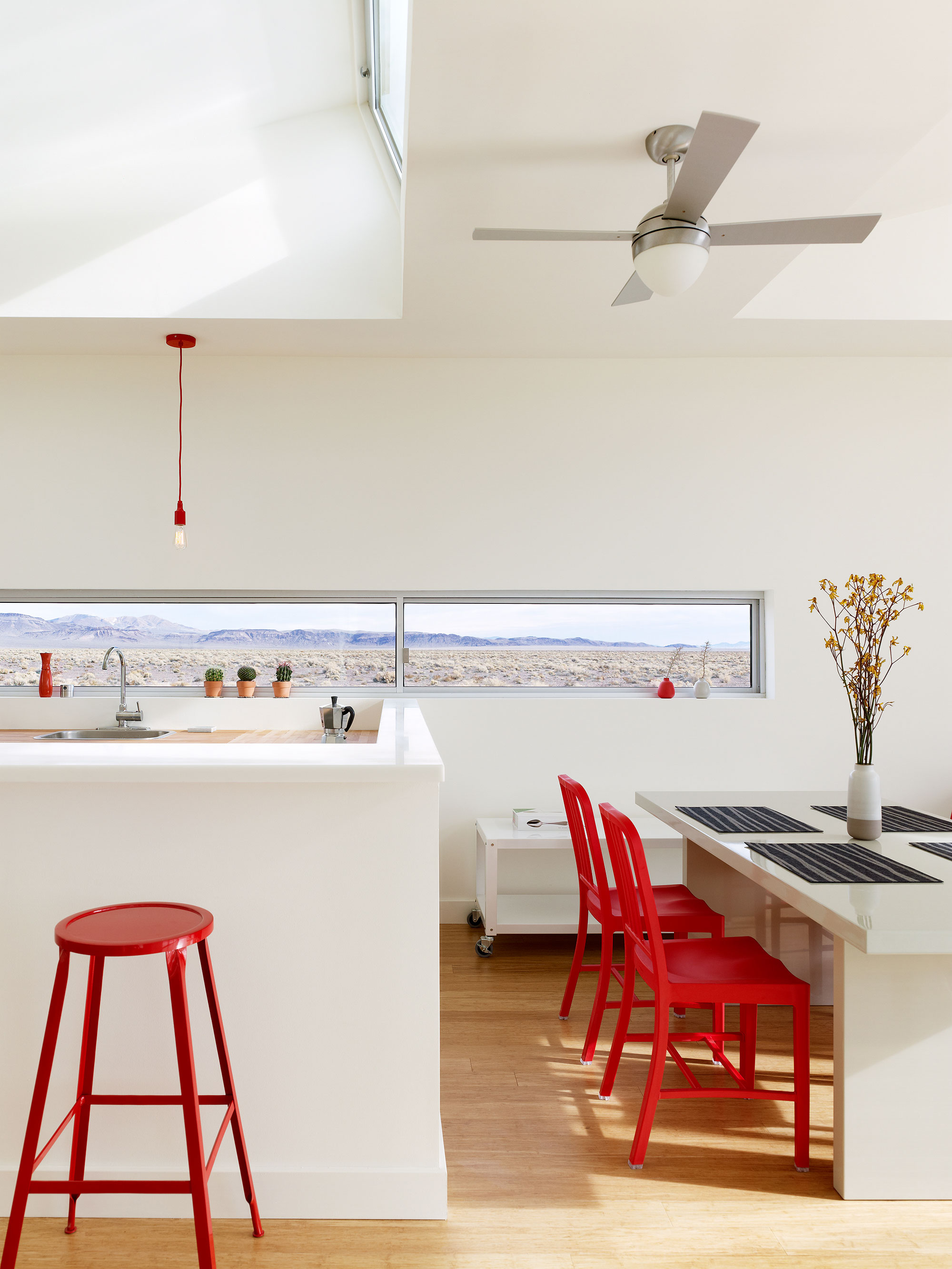Rondolino residence kitchen bar