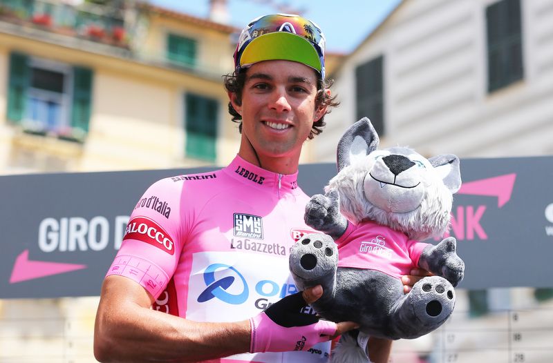 maglia rosa Michael Matthews with the Giro d'Italia Lupo Wolfi mascot