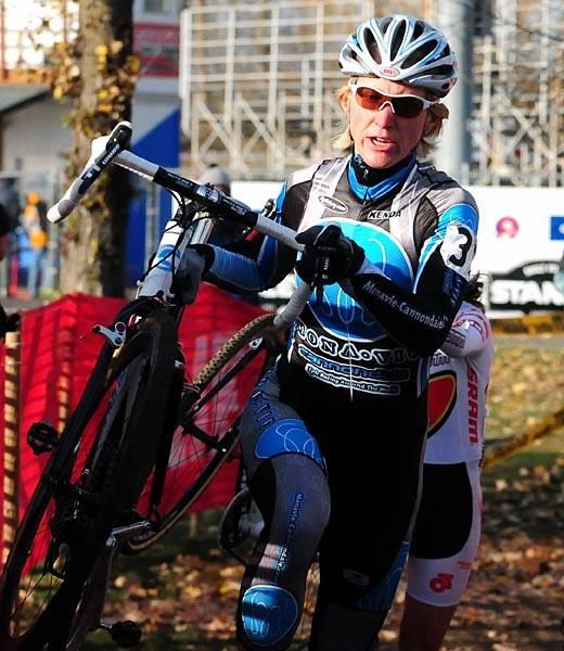 Sue Butler (MonaVie-Cannondale) racing before her hometown fans.