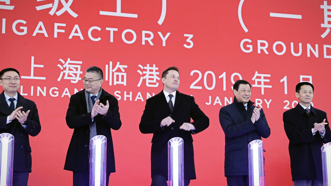 Elon Musk and Chinese officials inaugurate Tesla factory in Shanghai