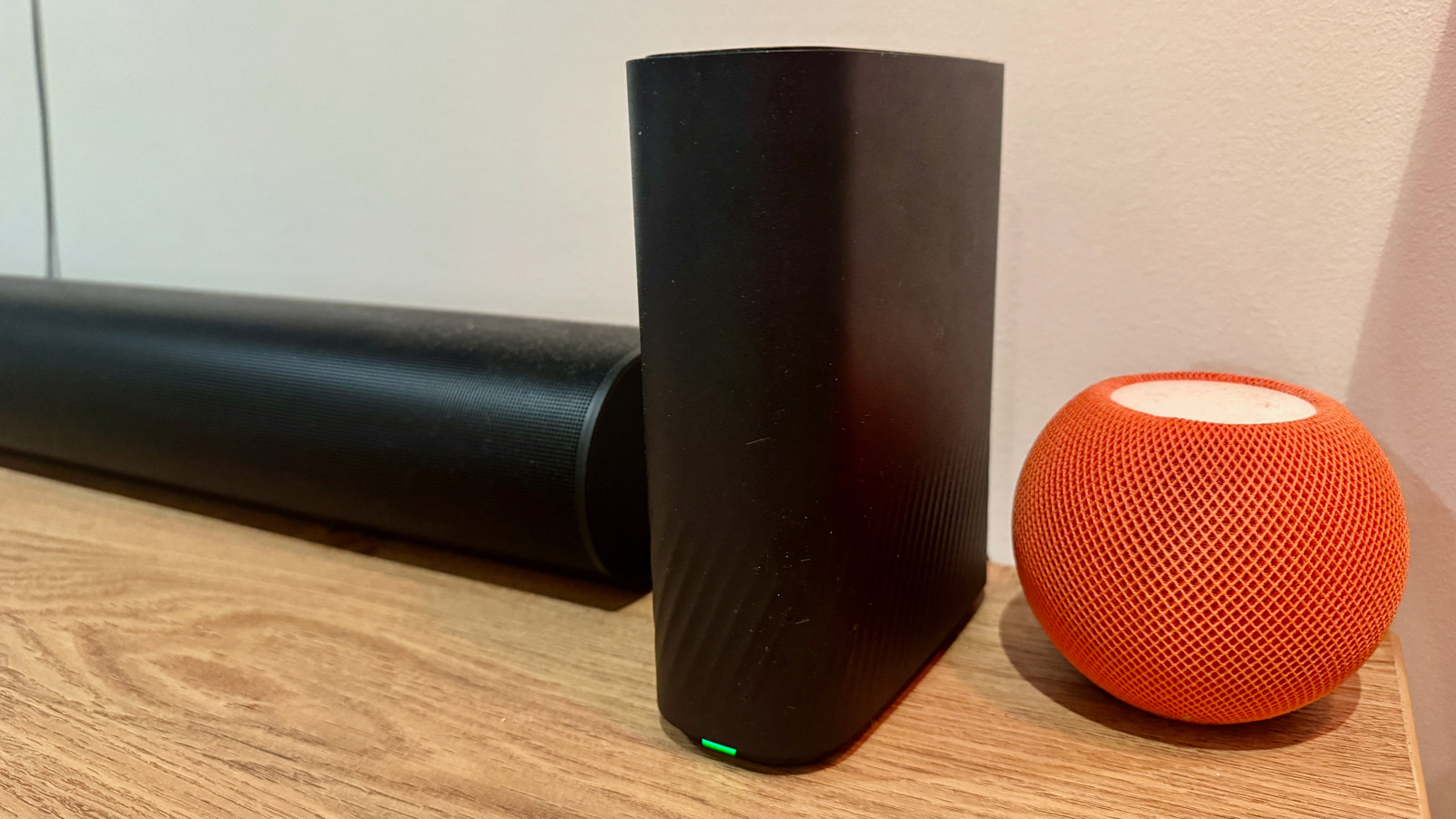 Vodafone 5G Super Wi-Fi modem and mesh node