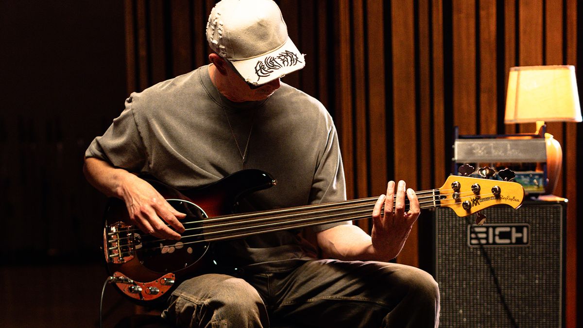 Ernie Ball Music Man Pino Palladino StingRay