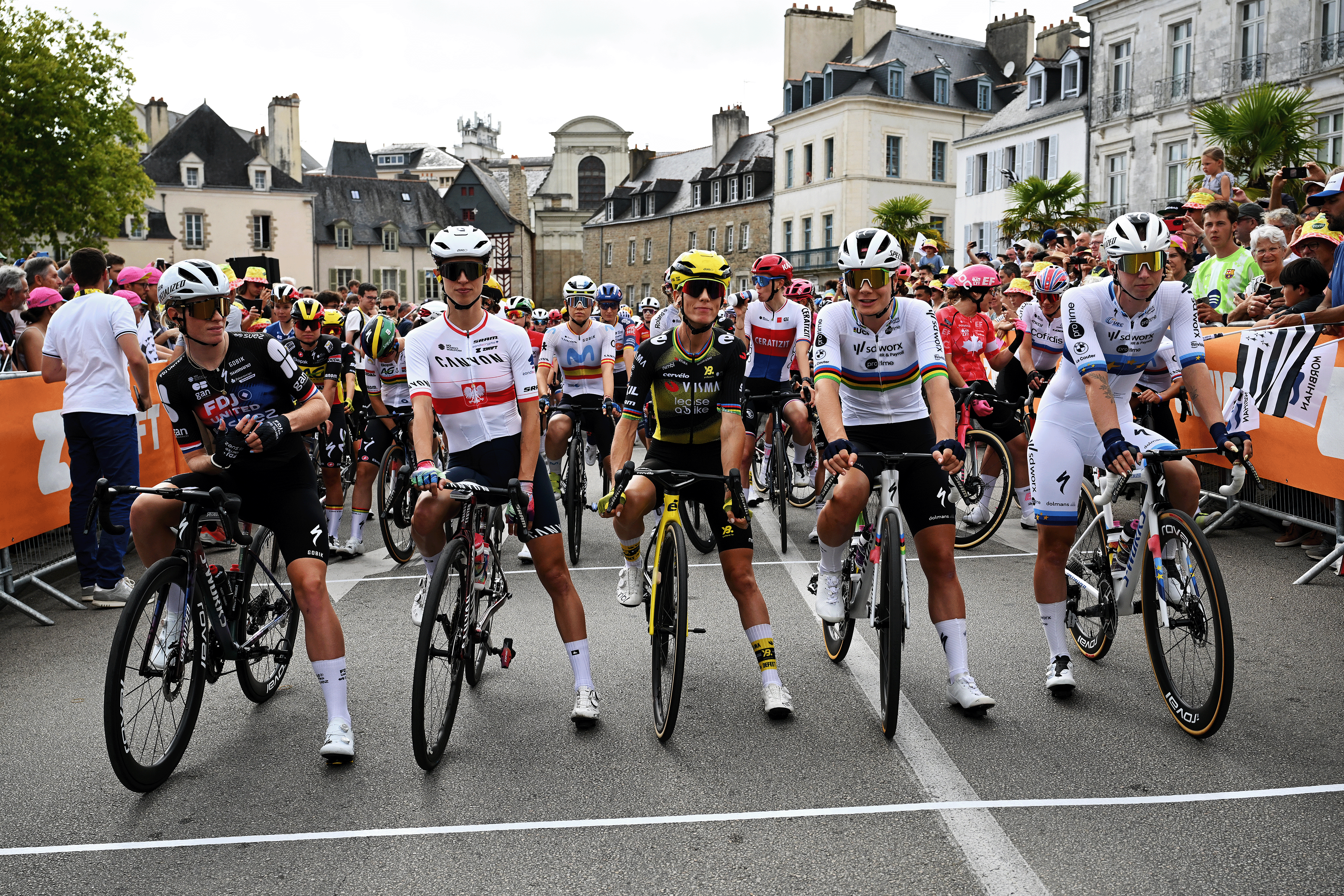 VANNES, FRANCE - JULY 26: (L-R) Demi Vollering of Netherlands and Team FDJ - SUEZ, Katarzyna Niewiadoma of Poland and Team CANYON//SRAM zondacrypto, Pauline Ferrand-Prevot of France and Team Visma | Lease a Bike, Lotte Kopecky of Belgium and Lorena Wiebes of Netherlands and Team SD Worx - Protime prior to the 4th Tour de France Femmes 2025, Stage 1 a 78.8km stage from Vannes to Plumelec / #UCIWWT / on July 26, 2025 in Vannes, France. (Photo by Szymon Gruchalski/Getty Images)