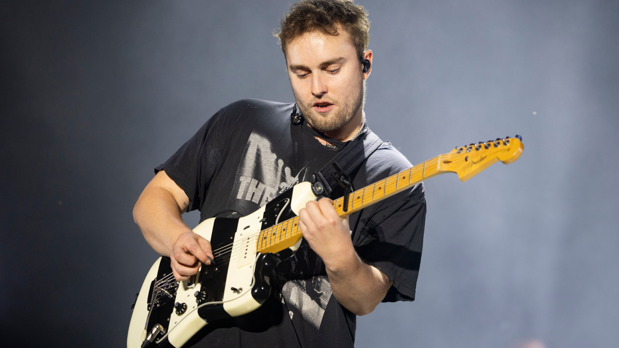 Sam Fender performs onstage during day two of the Syd For Solen Festival at Valbyparken on August 08, 2025 in Copenhagen, Denmar