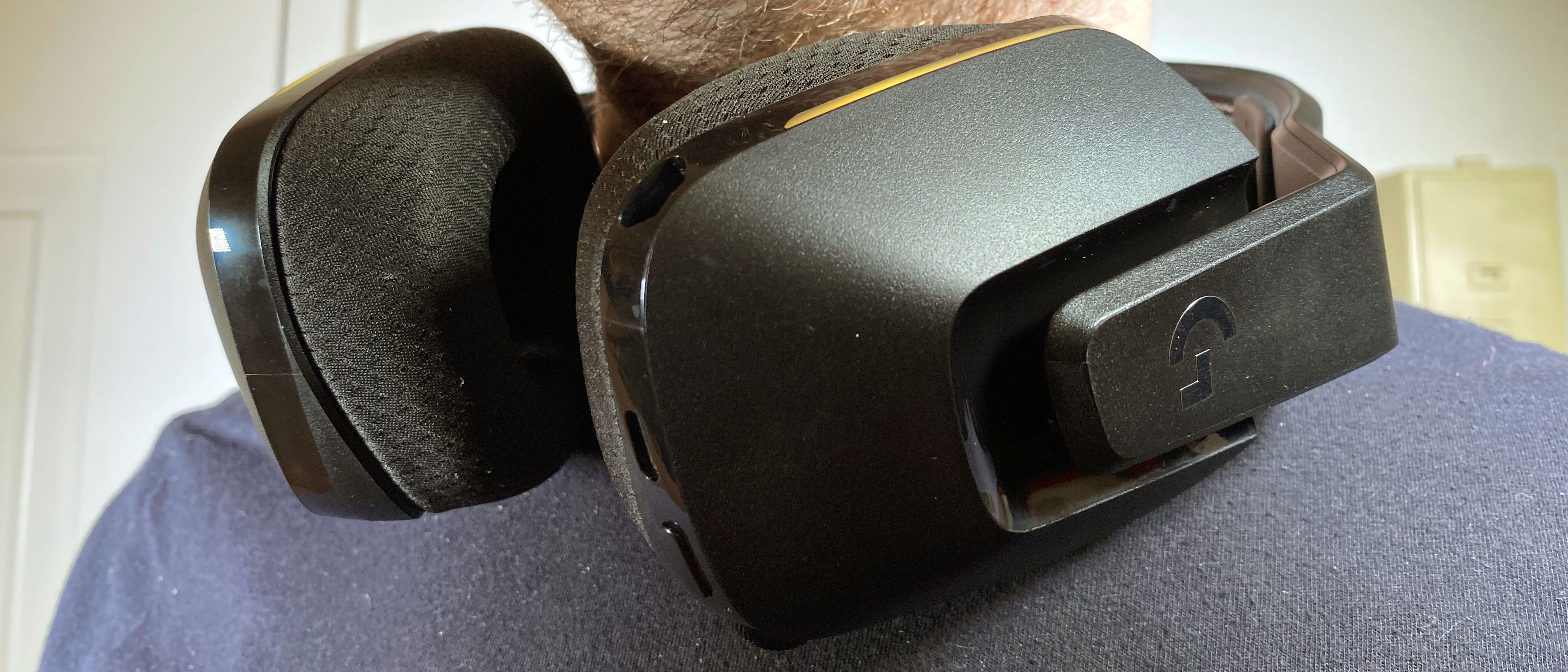 Logitech G733 Wireless Headset Review – Sound Quality & Design