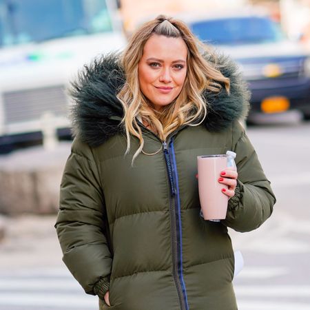 Clothing, Fur, Jacket, Parka, Outerwear, Coat, Hood, Fur clothing, Street fashion, Fashion, 