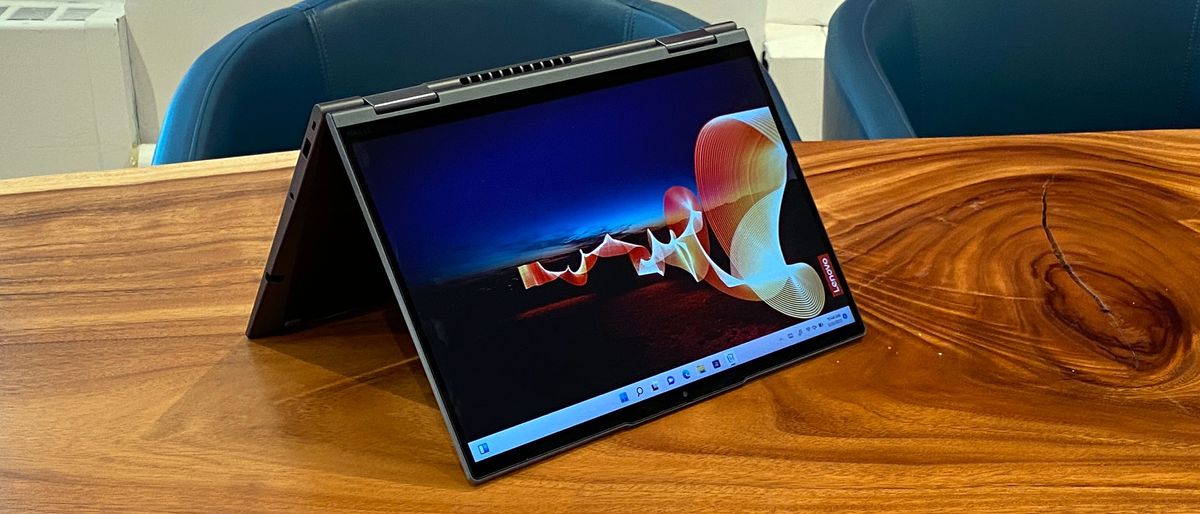 Lenovo ThinkPad X1 Yoga (Gen 7) Review: Hybrid Work