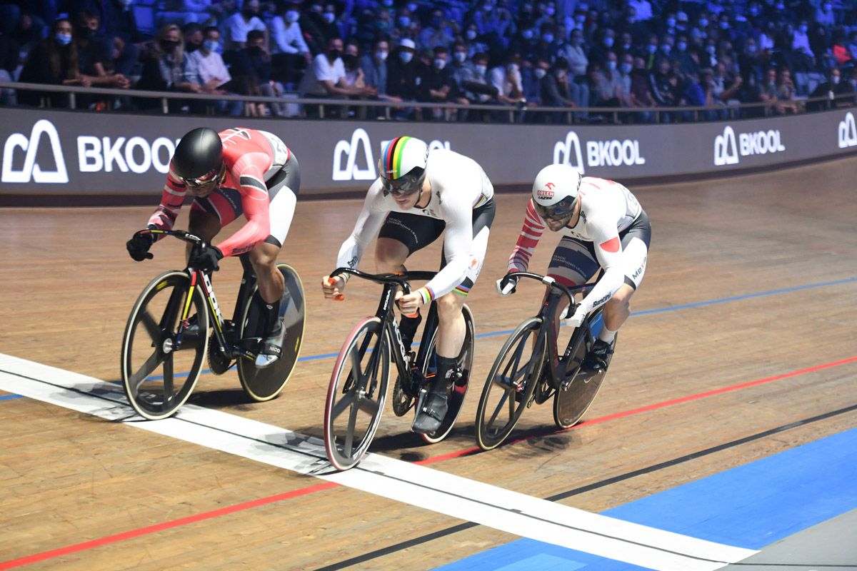Picture by Simon Wilkinson/SWpix.com - 06/11/2021 - Cycling - UCI Track Champions League Round 1 - Mallorca / Vel&Atilde;&sup2;drom Illes Balears, Palma, Spain - The Netherlands's Harrie Lavreysen wins his semi final sprint.