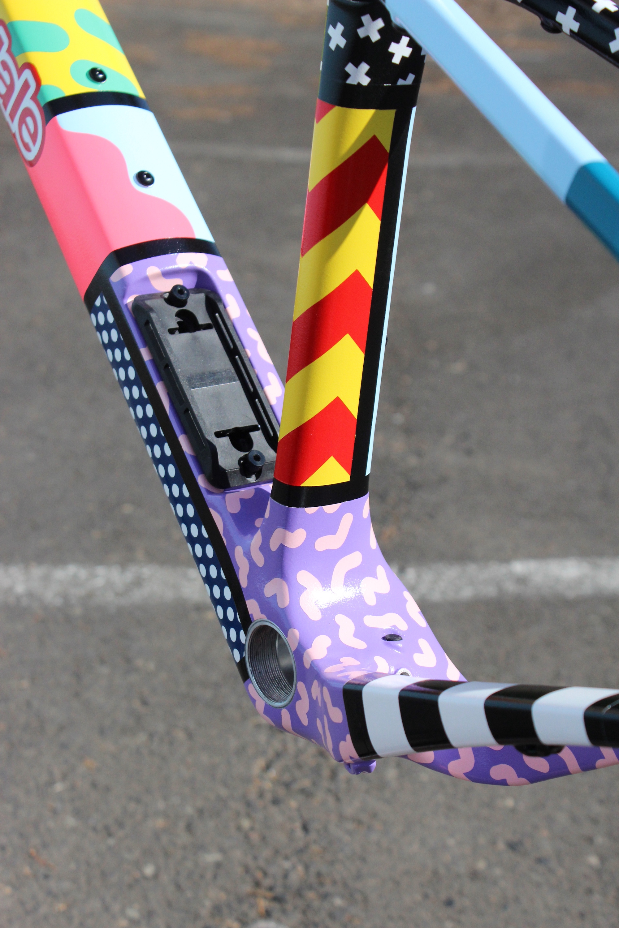 Rane Roatta's Cannondale Topstone LEfty painted by Dr Curtis Bullock