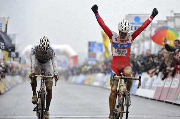 Pauwels pips Stybar to the World Cup win in Zolder