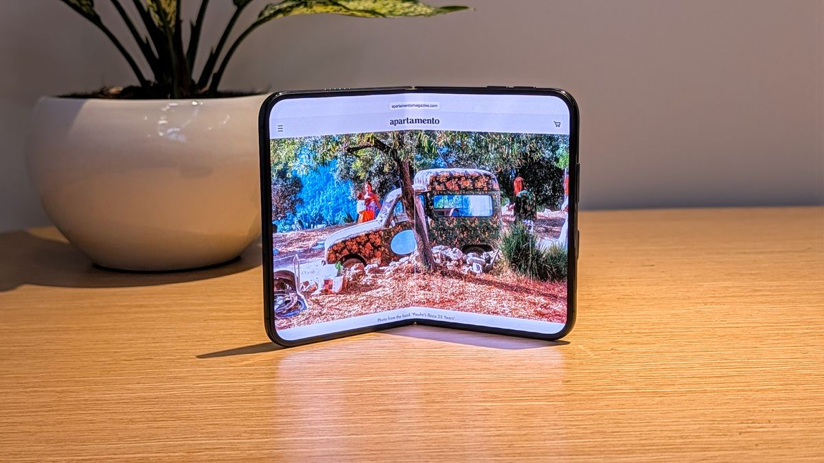 Apple iPhone Duo hands-on testing at Android Central