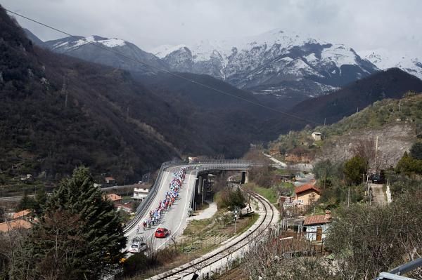 The view from above on Tirreno-Adriatico's stage 4.