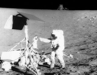 Scientists Get the Scoop on Moon Exploration