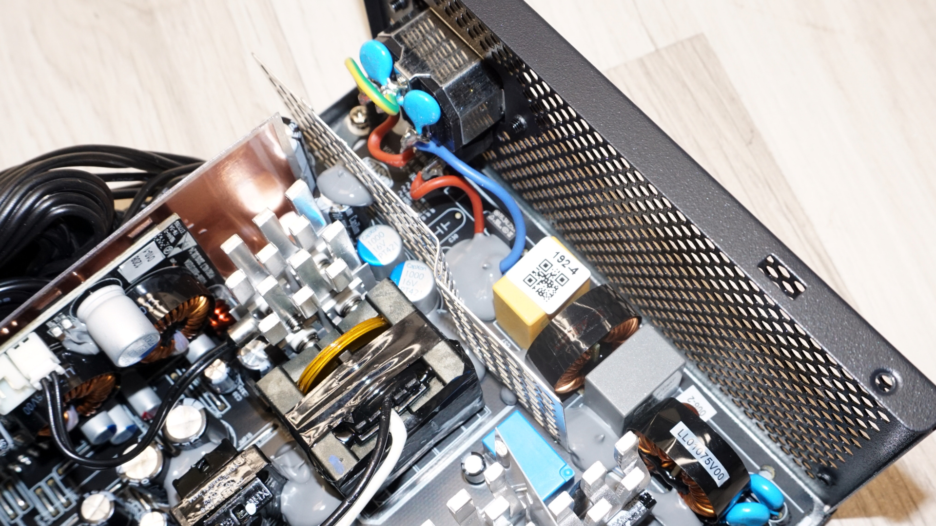 Cooler Master MWE Bronze V2 230V 650W