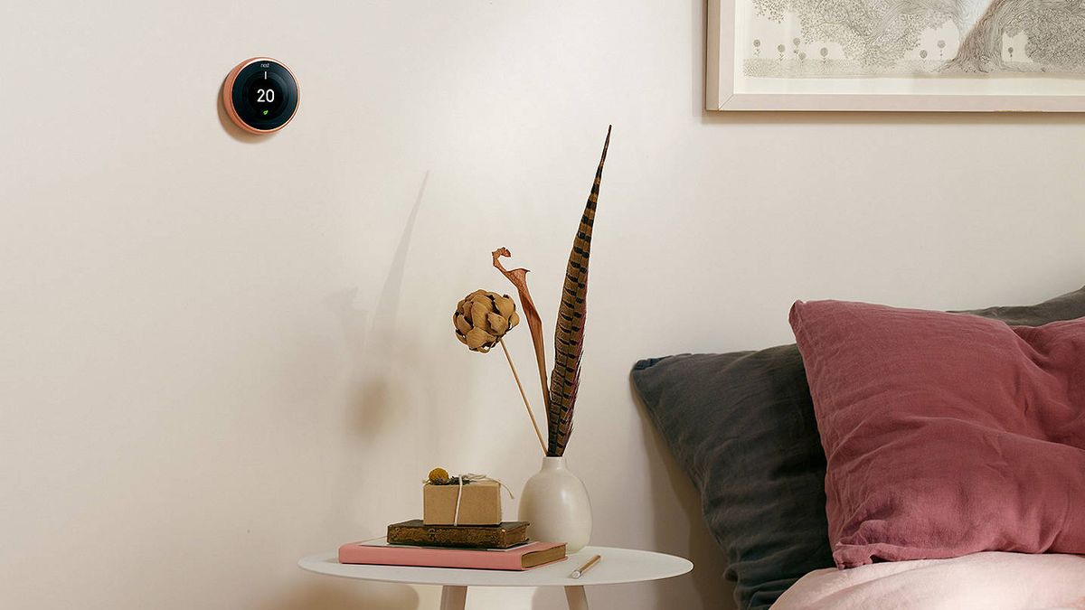 Thermostat controlled using a smartphone by Philippe Starck