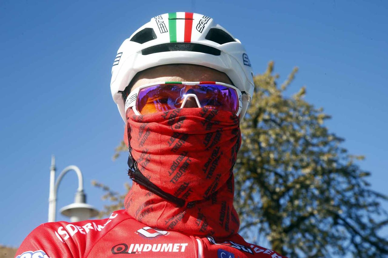 Rodolfo Torres (Androni Giocattoli) wrapped up before the start of stage 5 of the Tour of the Alps.