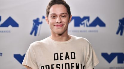 Pete Davidson arrives at the 2017 MTV Video Music Awards at The Forum on August 27, 2017 in Inglewood, California