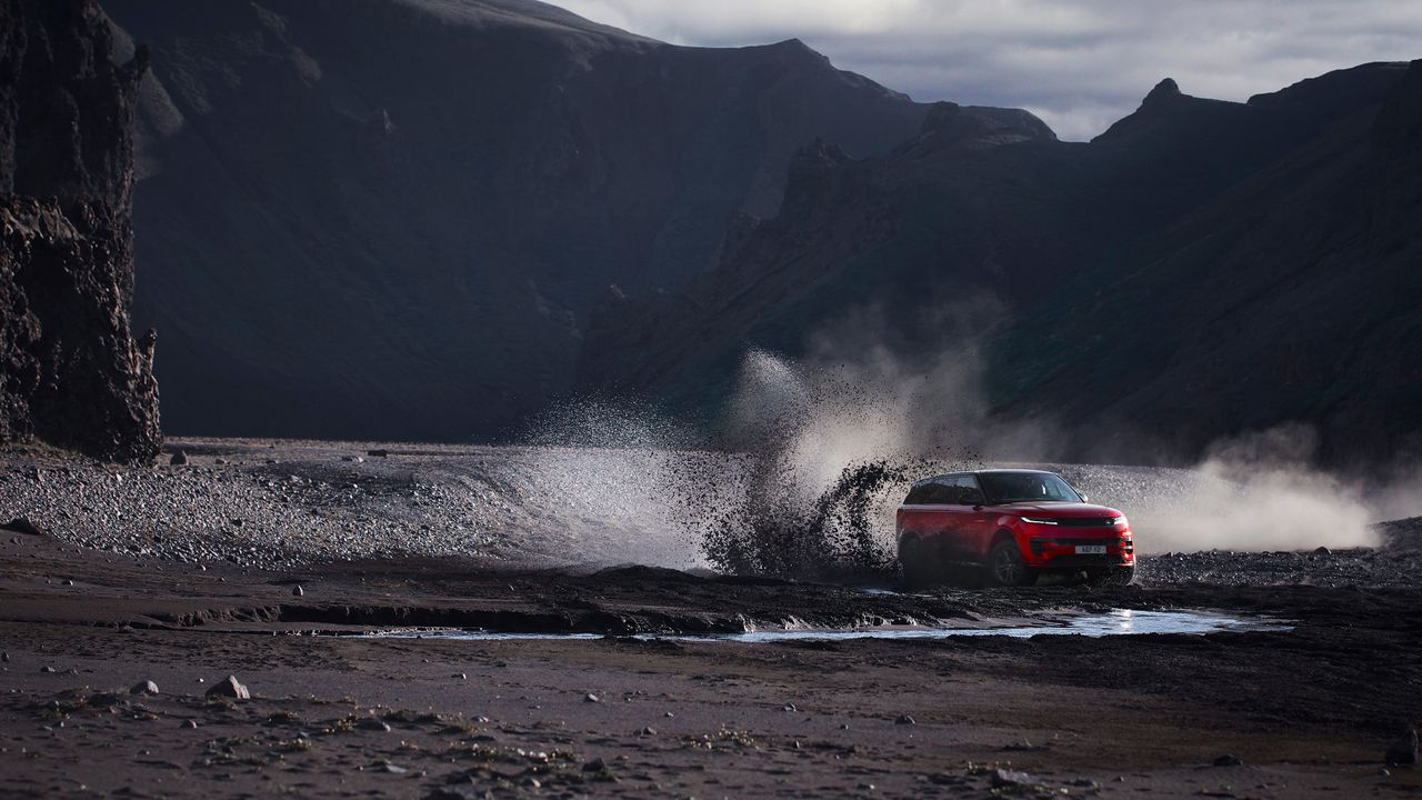 New Range Rover Sport in red