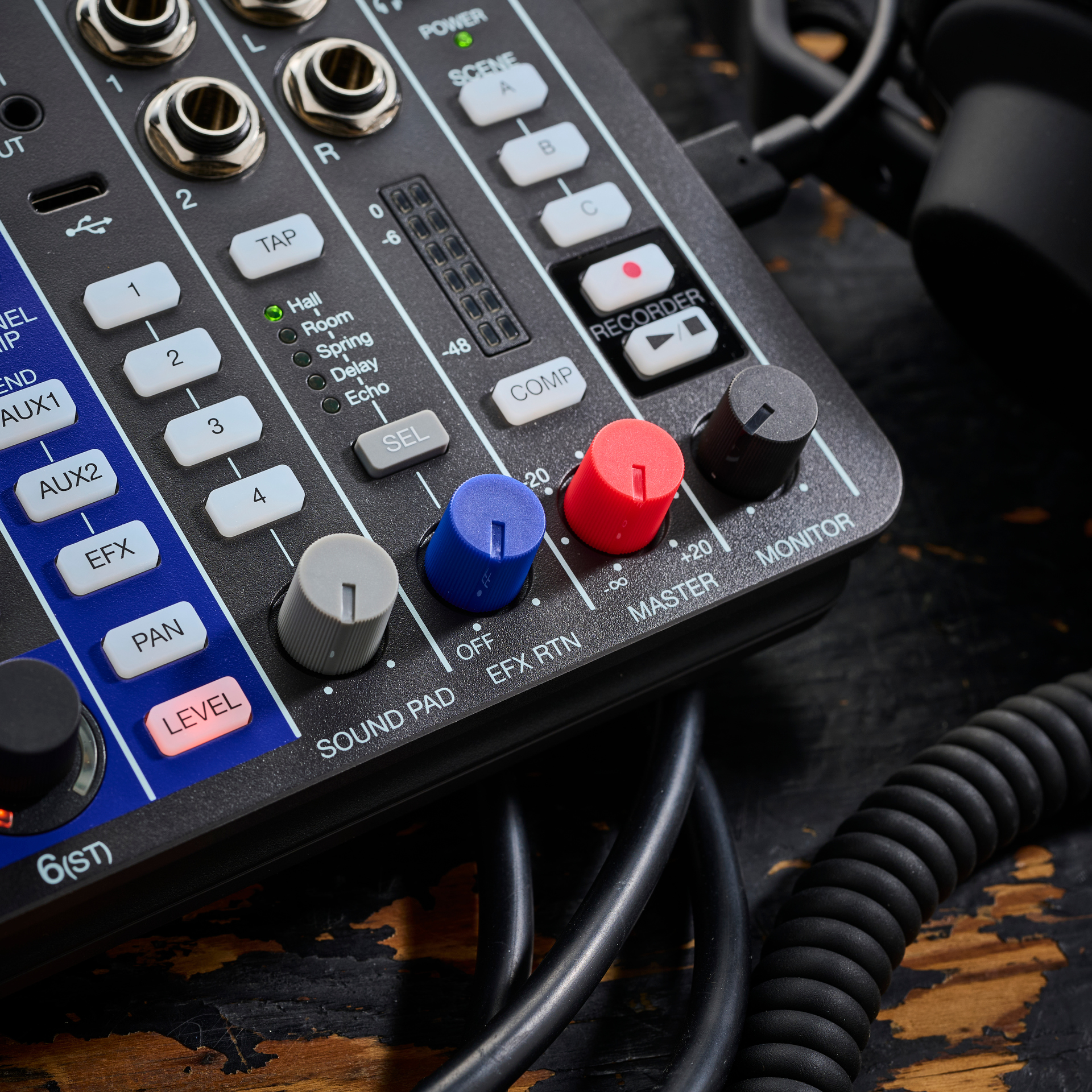 Zoom LiveTrak L6