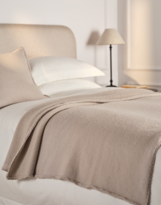 Hadlow Throw | the White Company