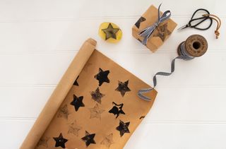 How to make stamped stars Christmas wrap
