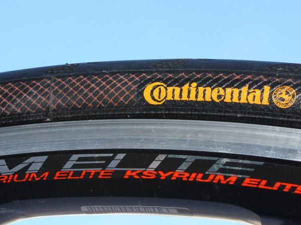 Continental's Ultra Gatorskin tire already uses a Duraskin-reinforced casing and a breaker belt beneath the tread but the Gator Hardshell does one better by using a full-width - instead of half-width - belt that protects tread even when cornering.