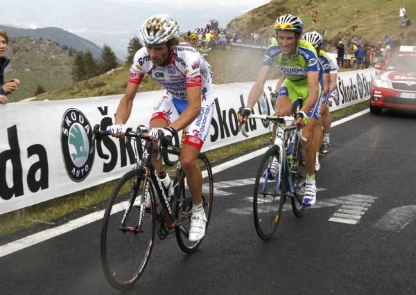 Michele Scarponi (Androni Giocattoli) leads Ivan Basso