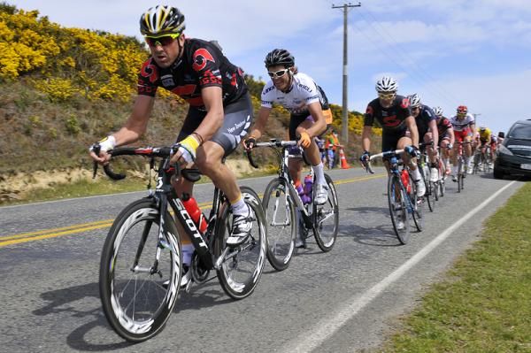 &ndash; Jack Bauer (Share the Road) hangs onto Hayden Roulston of Calder Stewart up Longwood hill.