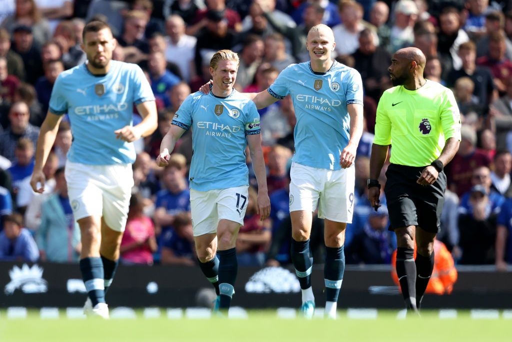 Manchester City squad for 2024/25 MANCHESTER, ENGLAND - AUGUST 24: Erling Haaland and Kevin De Bruyne of Manchester City celebrate after scoring his 2nd goal during the Premier League match between Manchester City FC and Ipswich Town FC at Etihad Stadium on August 24, 2024 in Manchester, England. (Photo by Neal Simpson/Sportsphoto/Allstar via Getty Images)