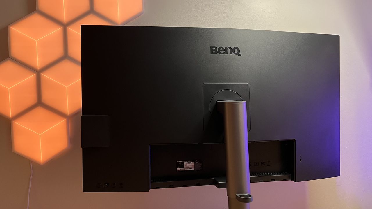 BenQ PD3220U Monitor