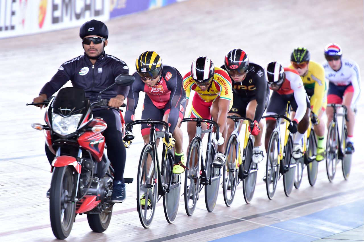 Jason Kenny at the back of the group in the first round of the kerin